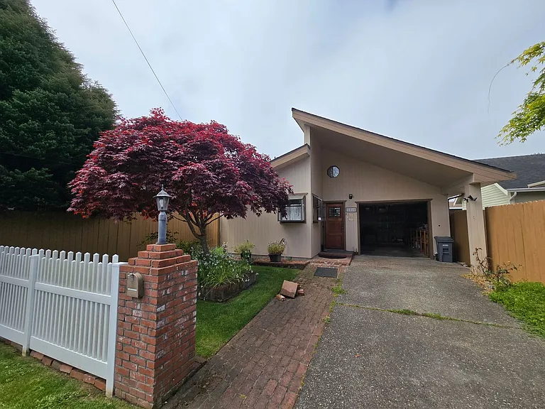 5060 Meyers Ave — Photo 3