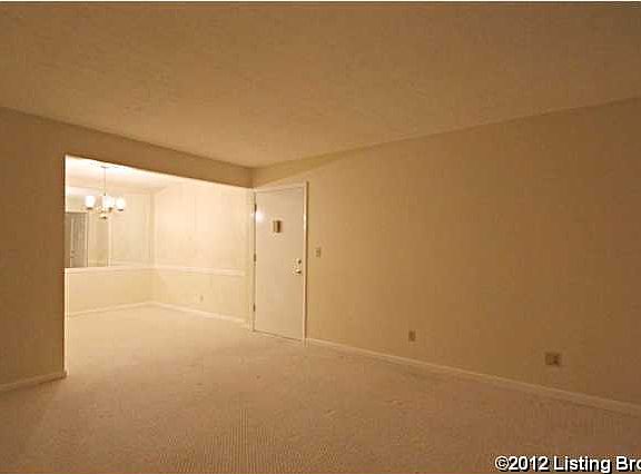 4th image of 208 Flanders Ct