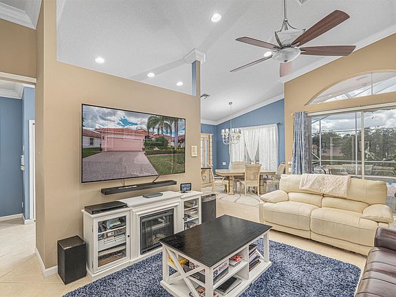 5th image of 391 NW Sunview Way