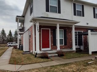 1703 Riversedge Dr #67, Saline, MI 48176