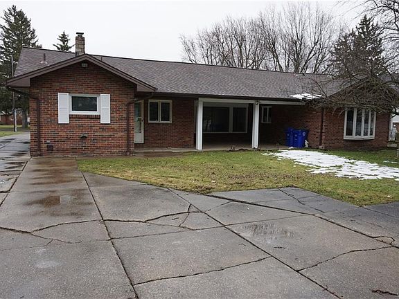 2nd image of 50 Circle End Dr