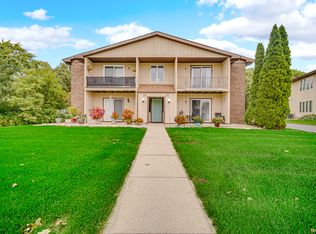 1548 Autumn Dr, Crown Point, IN 46307