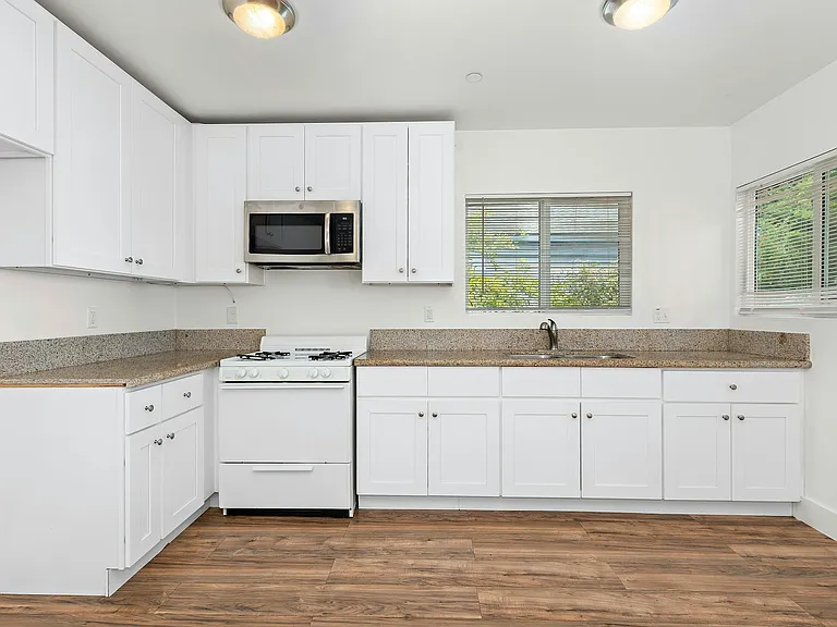 5344 Huntington Dr S #1 — Photo 4