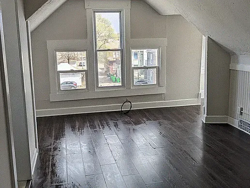 246 5th St NW #3 — Photo 2