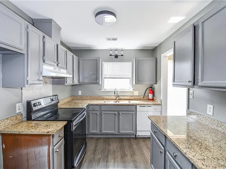 735 Oak Dr — Photo 15