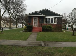 25556 148th Rd, Rosedale, NY 11422