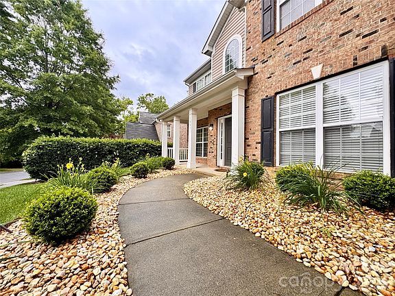 2nd image of 10031 Glenburn Ln