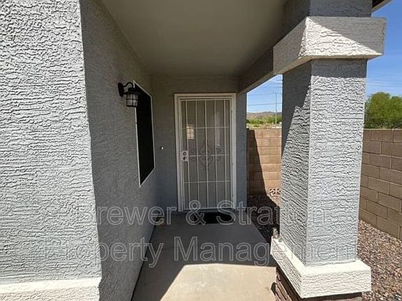 4th image of 3202 W Melinda Ln