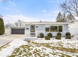 764 Scott Dr, Elgin, IL 60123