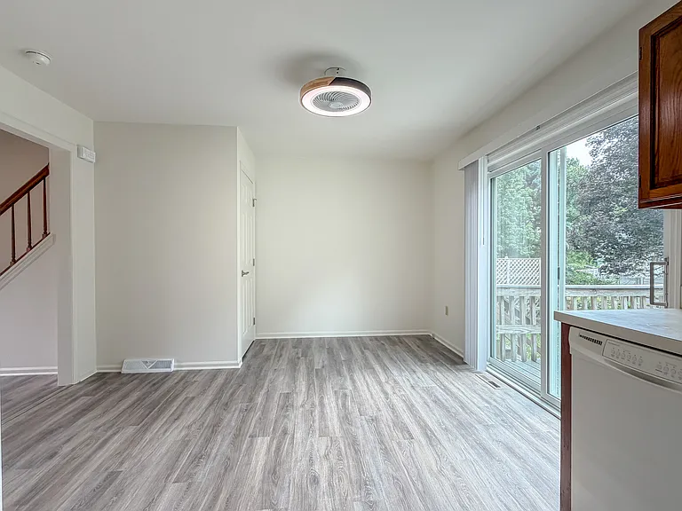 28 Pheasant Ln — Photo 12