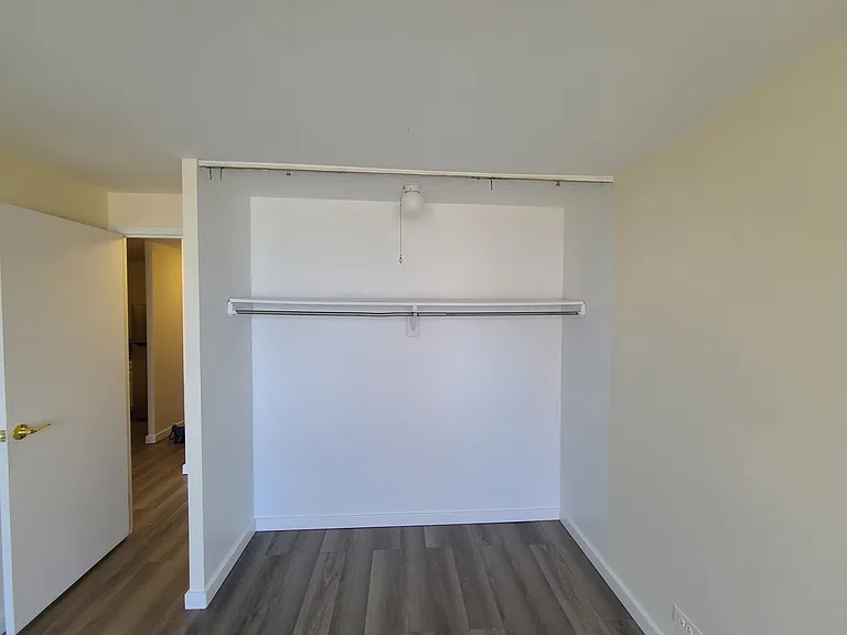 4343 N Clarendon Ave #1012 — Photo 10