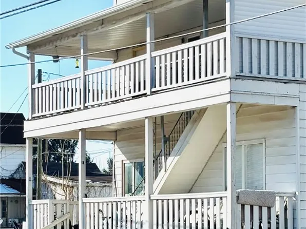 658 W State St, Newcomerstown, OH 43832