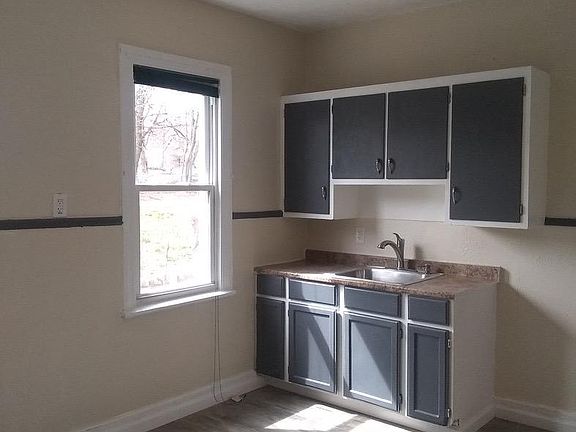 3rd image of 3468 W 63rd St