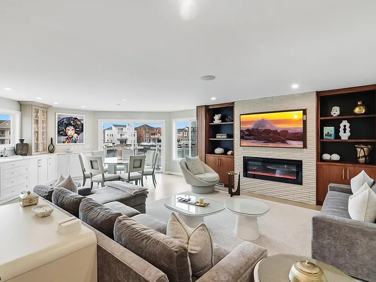 302 N Nassau Ave — Photo 16