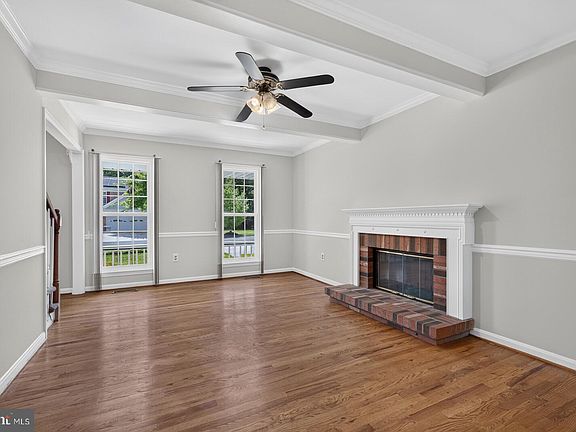 4th image of 811 Chatsworth Dr