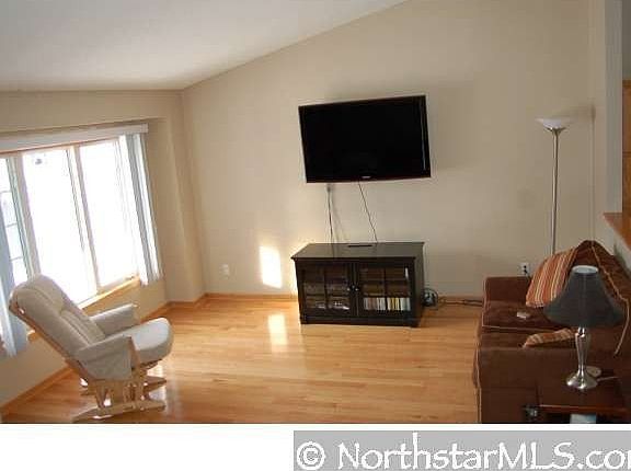 3rd image of 9133 Alamo St NE