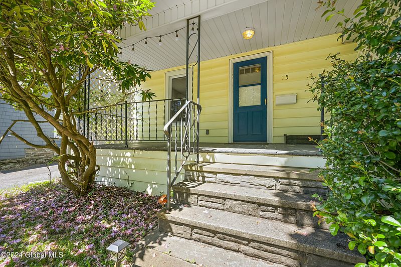 4th image of 15 Woodside Avenue