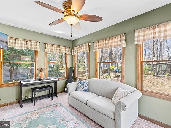 3rd image of 13 Sloop Ln