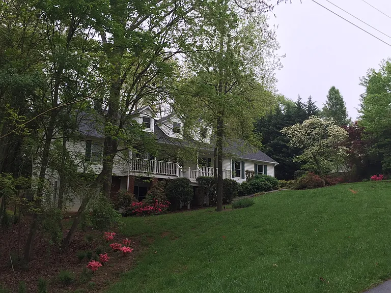 3335 Edgewater Ter — Photo 3