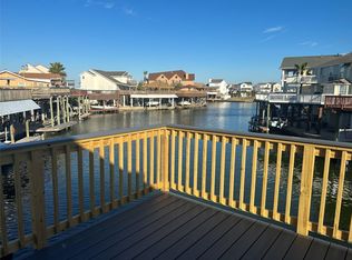 306 Isles End Rd, Tiki Island, TX 77554