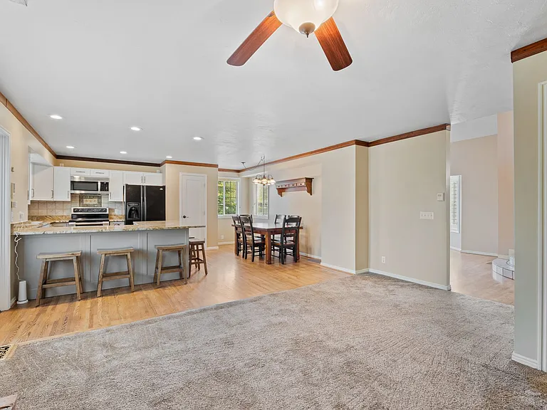 1649 E Michael Way — Photo 22
