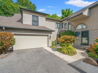 1306 Bridge Water Way #B-4, Mishawaka, IN