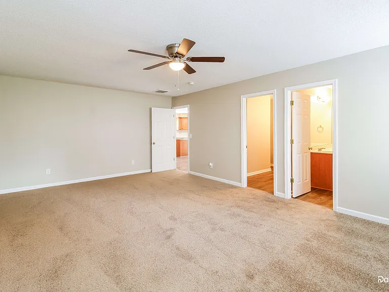 9 Loxwood Ct — Photo 6