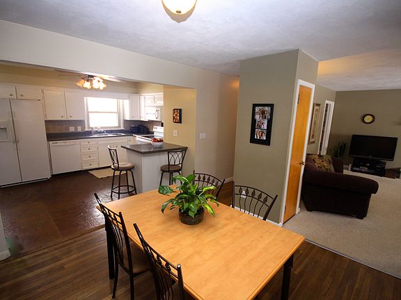 3rd image of 315 Scott Ave