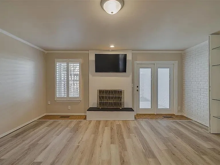 3057 W Wilshire Blvd — Photo 7