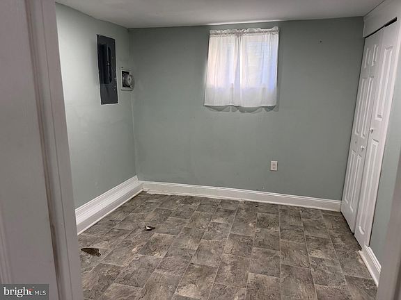 3rd image of 130 W Edgevale Rd