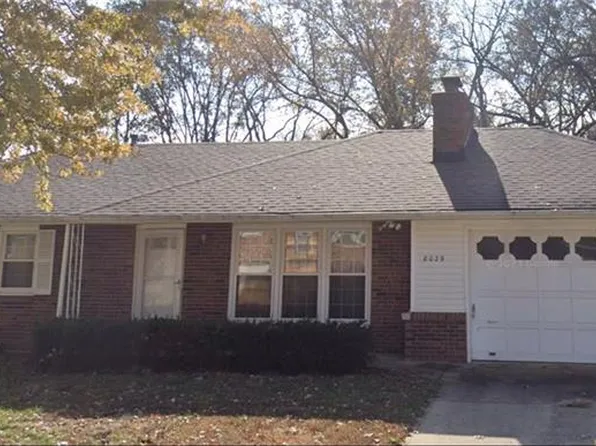 8029 Yecker Ave, Kansas City, KS 66109