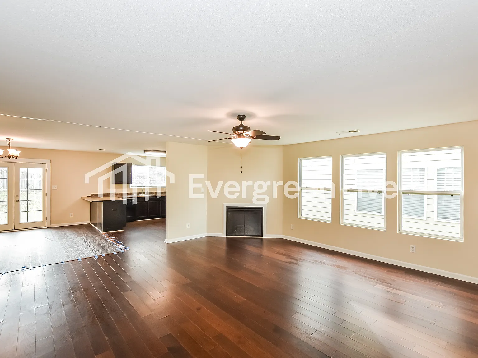 3 bed, 2.0 bath, 1626 sqft, $1,545 — Photo 3