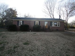 110 Glencrest Ct, Greenwood, SC 29649