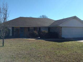 10 Lacey St, Hooks, TX 75561