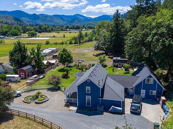 5th image of 5459 Rogue River Hwy