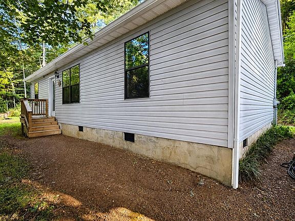2nd image of 1820 Peaceful Way