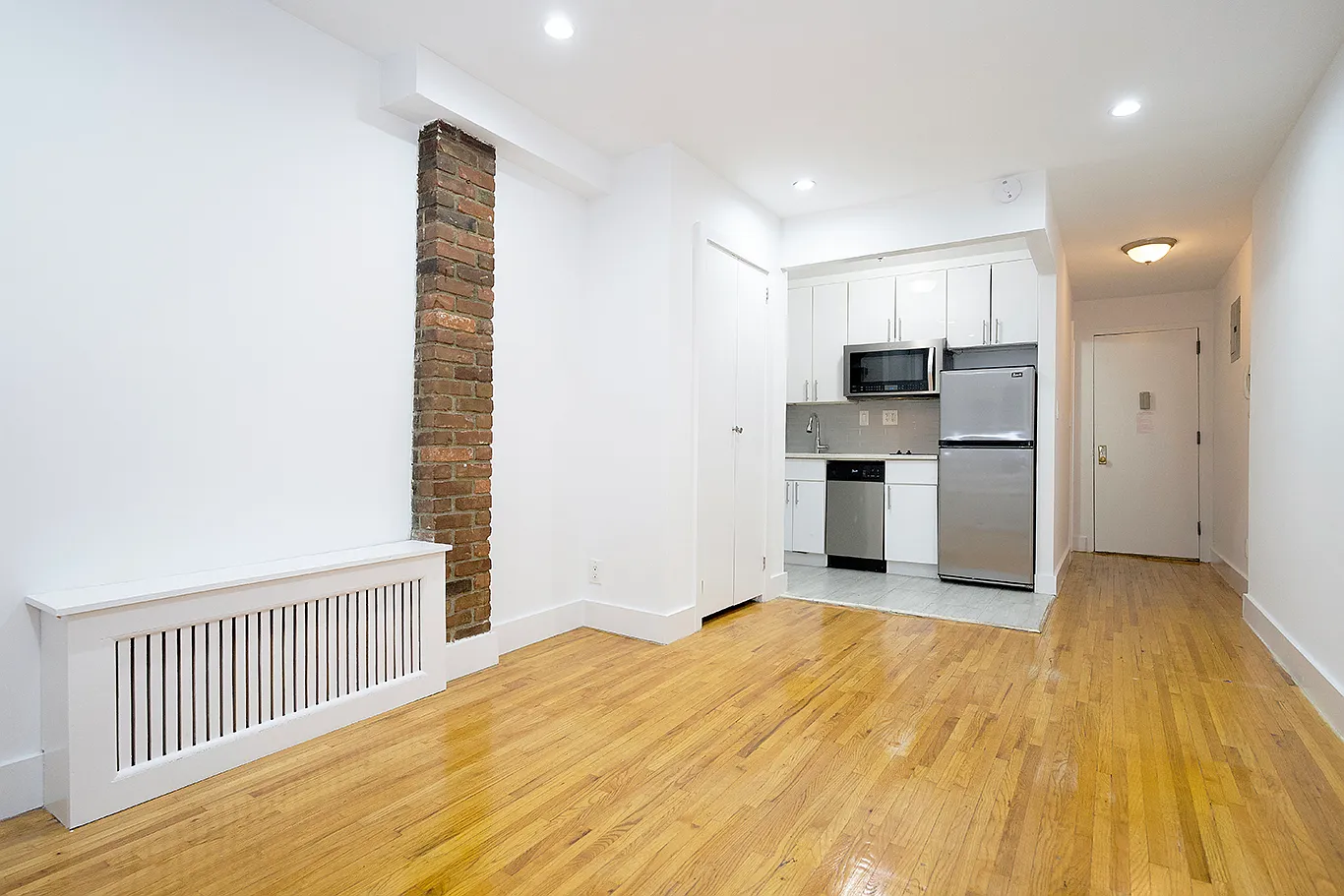 335 West 20th Street — Photo 1