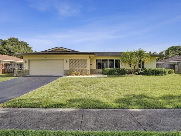 7421 NW 8th Ct, Plantation, FL 33317