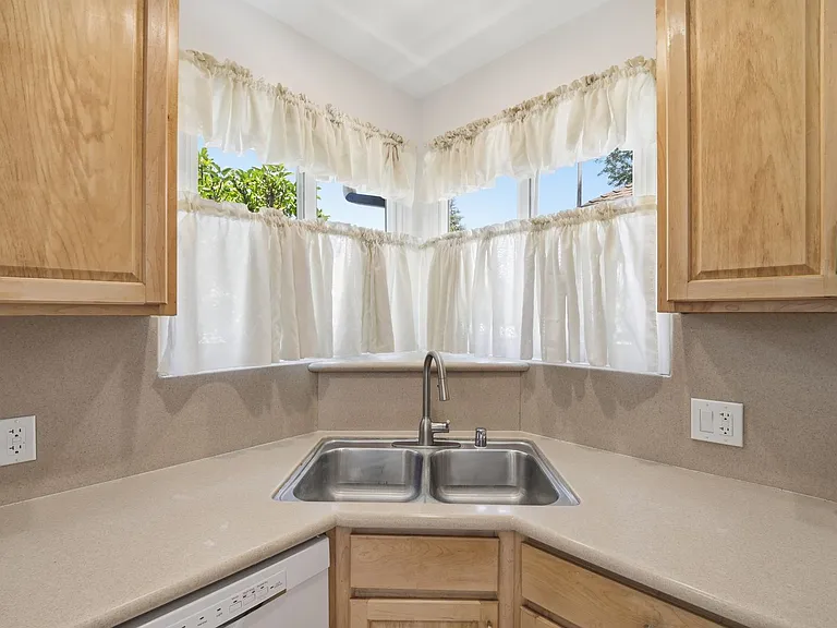 1007 Monterey Rd — Photo 14