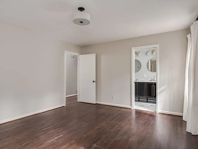 4601 Club Cir NE — Photo 15