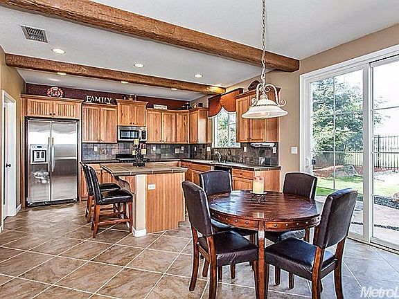 5th image of 1202 Ashford Ln