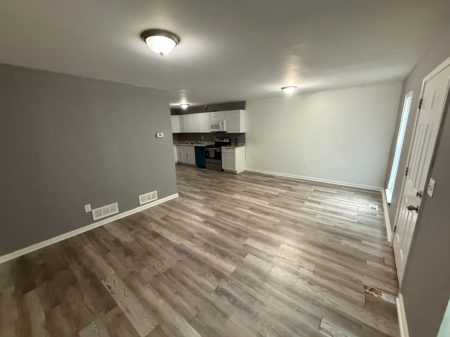 2 bed, 800 sqft, $1,275 — Photo 2