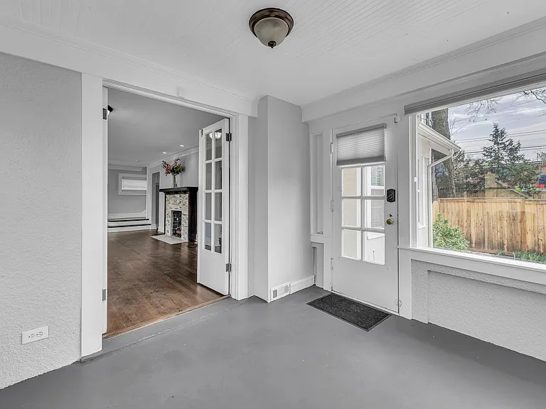 5545 Harrison St — Photo 19