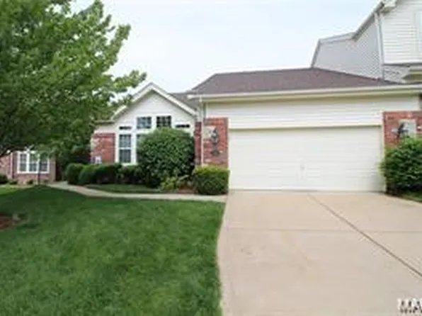318 Solar Terrace Ct, Chesterfield, MO 63017