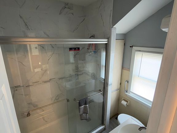 5th image of 1142 Van Velsen St #B