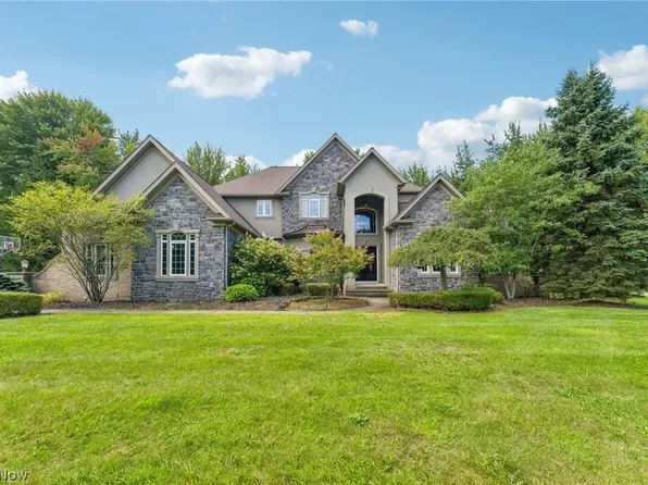 38275 Flanders Dr, Solon, OH 44139
