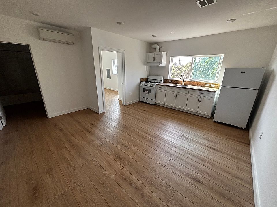 2nd image of 937 E 25th St #100
