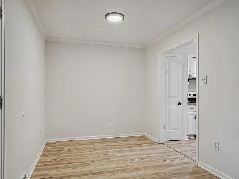 6137 Quince Rd — Photo 12