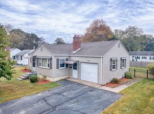 48 Dartmouth St, Agawam, MA 01001
