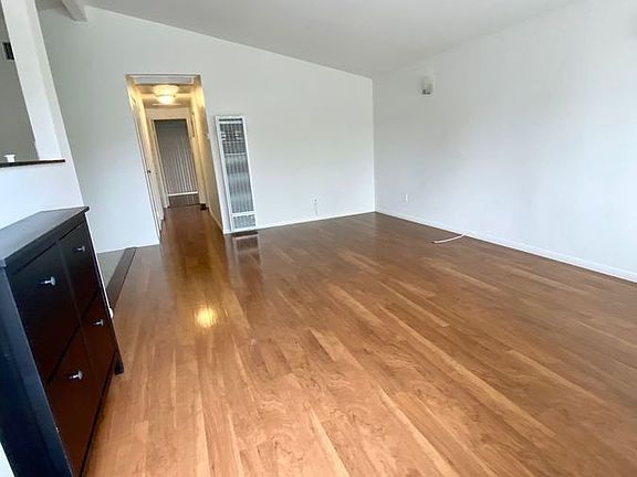 5th image of 2860 Wilbee Ct